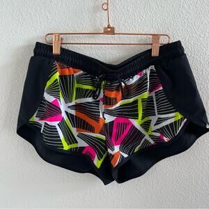 Fabletics Geometric Carrie Active Shorts Medium